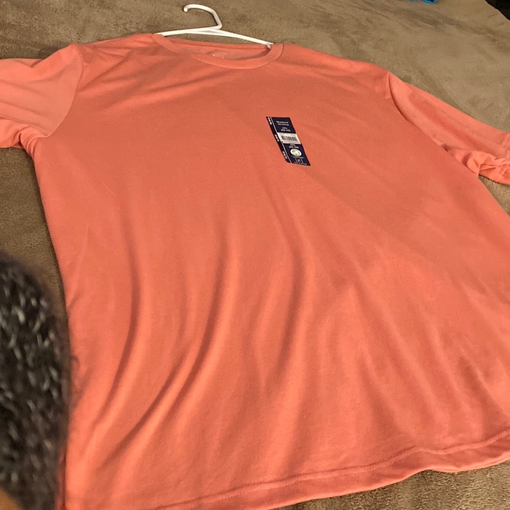 Nwt men’s coral tshirt